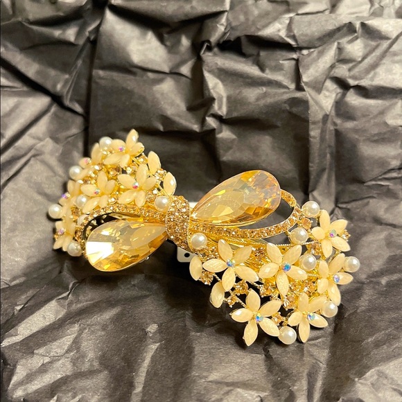 Hair Clips - Picture 3 of 6